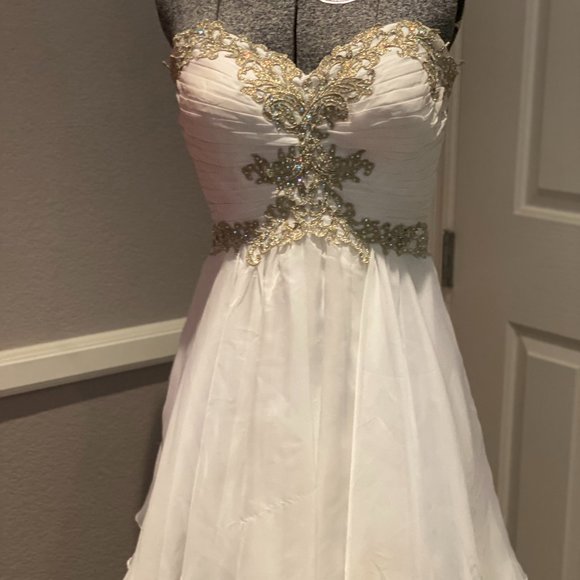 Sherri Hill Dresses & Skirts - White/Gold Cocktail dress